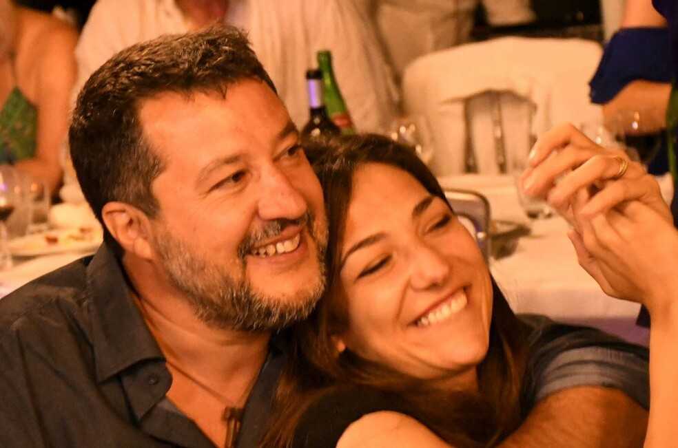 Matteo Salvini e Francesca Verdini a Ischia che baci appassionati